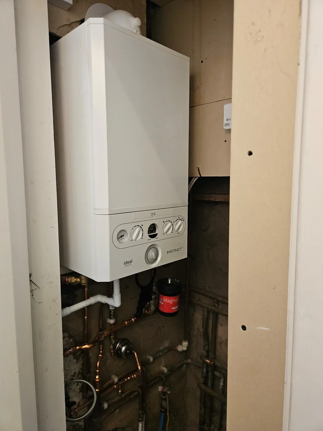 Installed wall-mounted boiler
